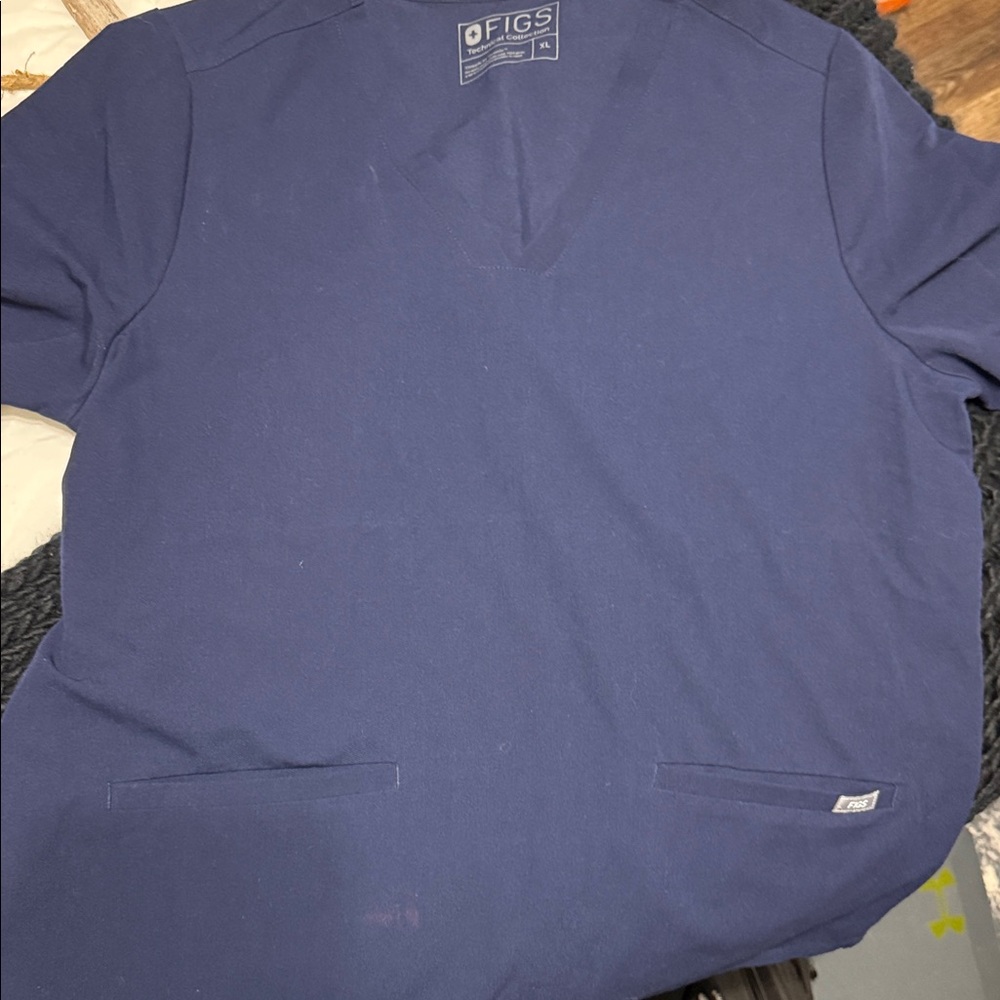 Figs Navy V-Neck Scrub Top - Deep Navy XL